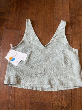 Vuori Villa textured Laurel color top SZ M NWT